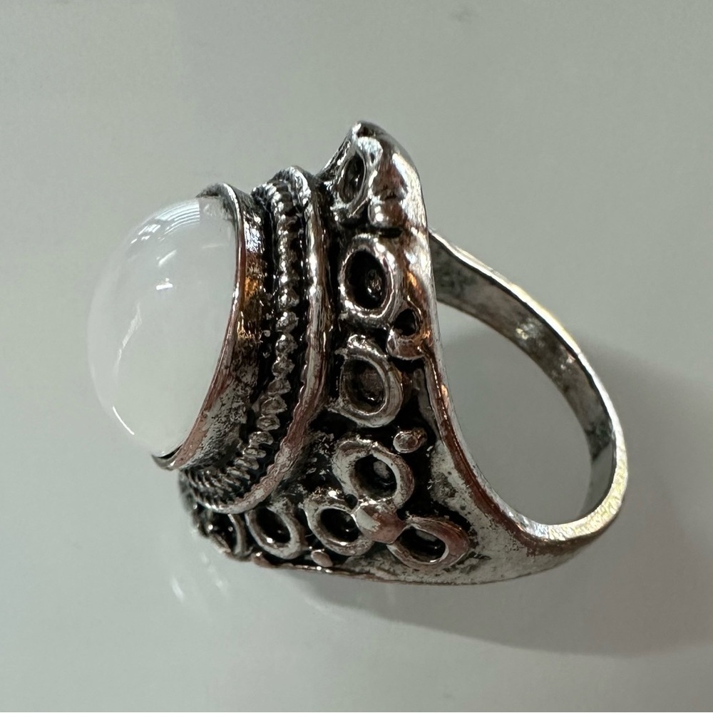 Vintage Bali Style 925 Sterling Silver White Moonstone Ring Size 7 Ornate Boho - Picture 8 of 8